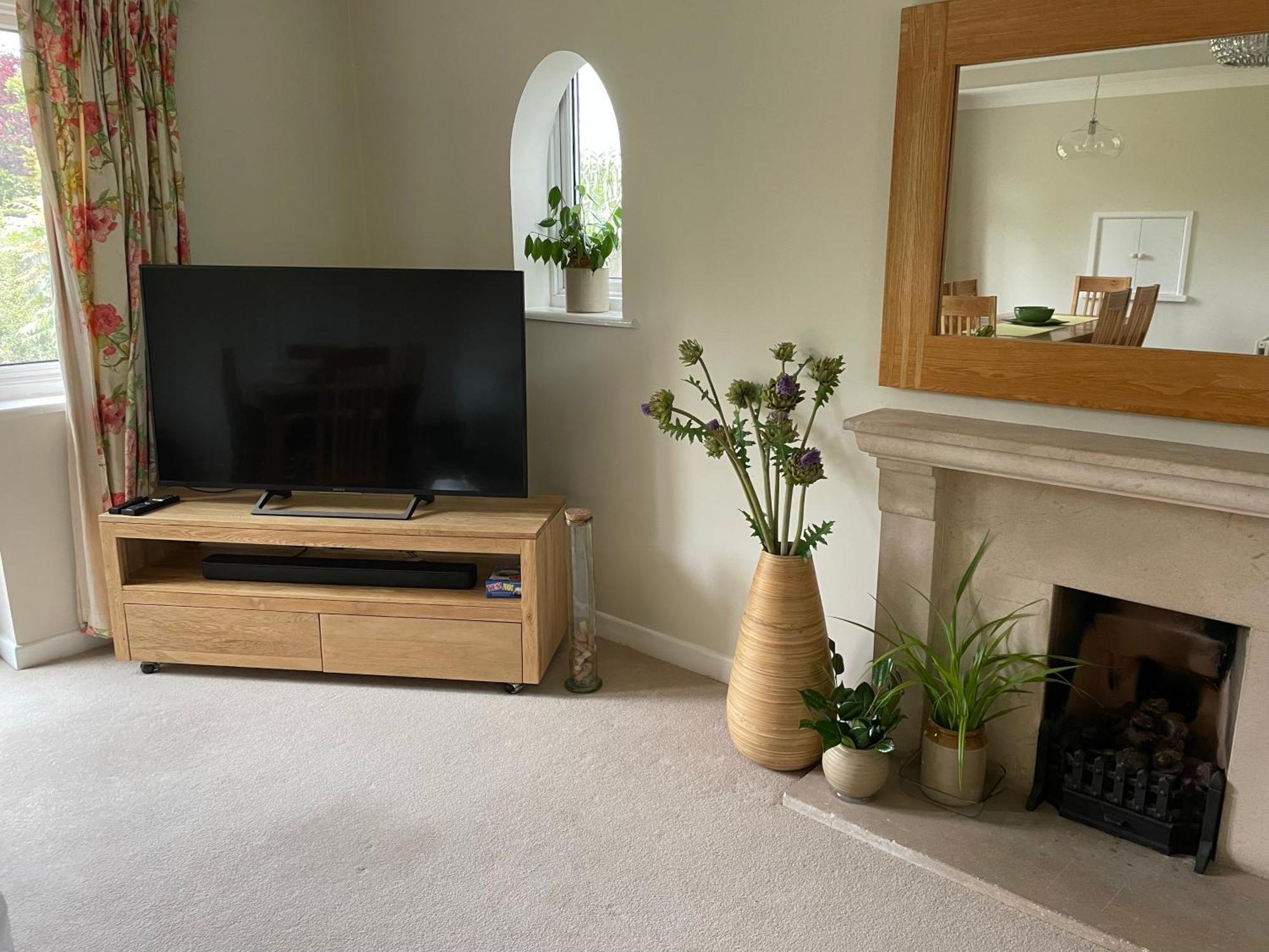 Charming Bournemouth House With Beautiful Spacious Gardens, 5 Min Drive To Beaches, Free Parking For 2-3 Cars Zewnętrze zdjęcie