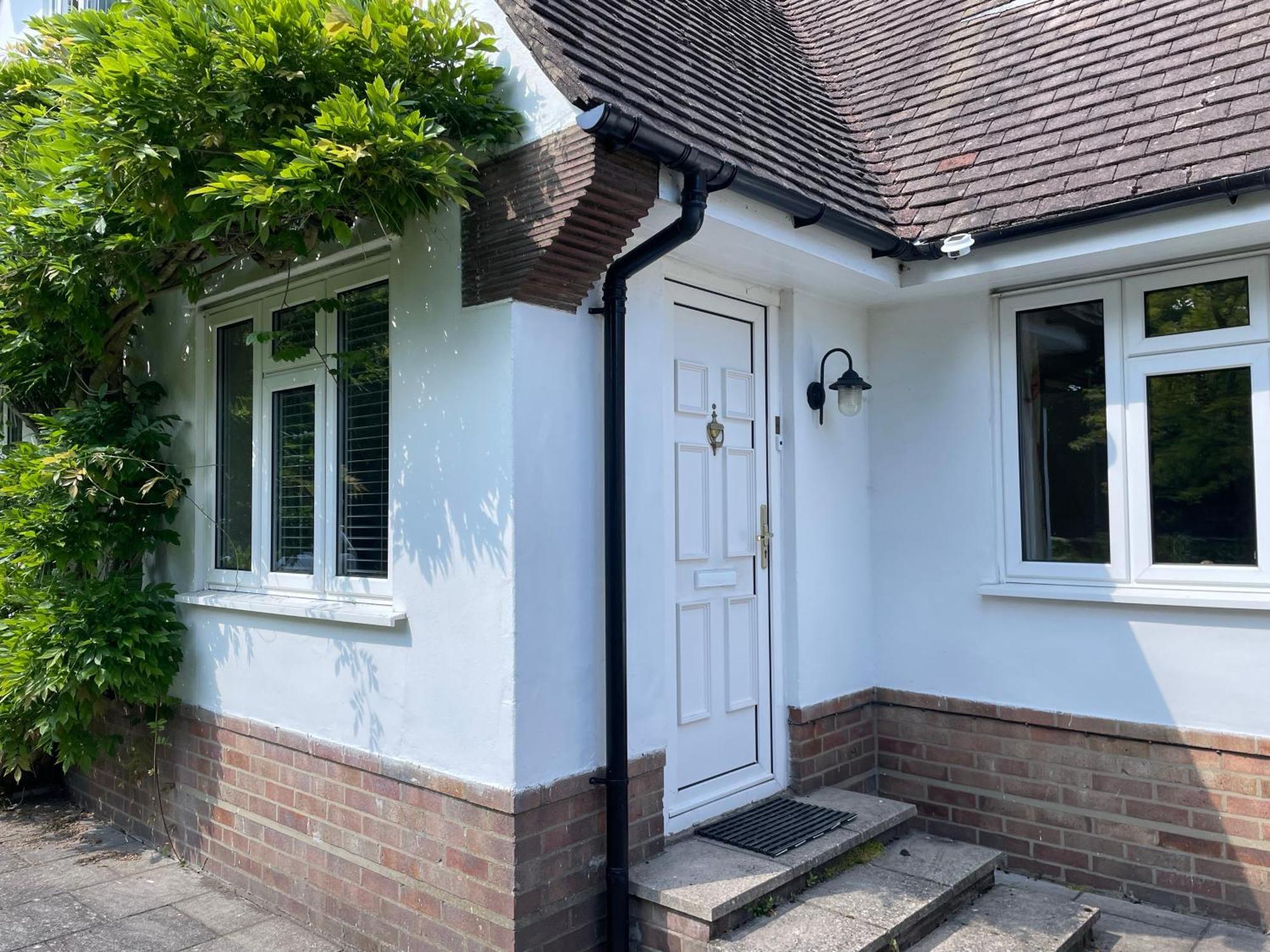 Charming Bournemouth House With Beautiful Spacious Gardens, 5 Min Drive To Beaches, Free Parking For 2-3 Cars Zewnętrze zdjęcie