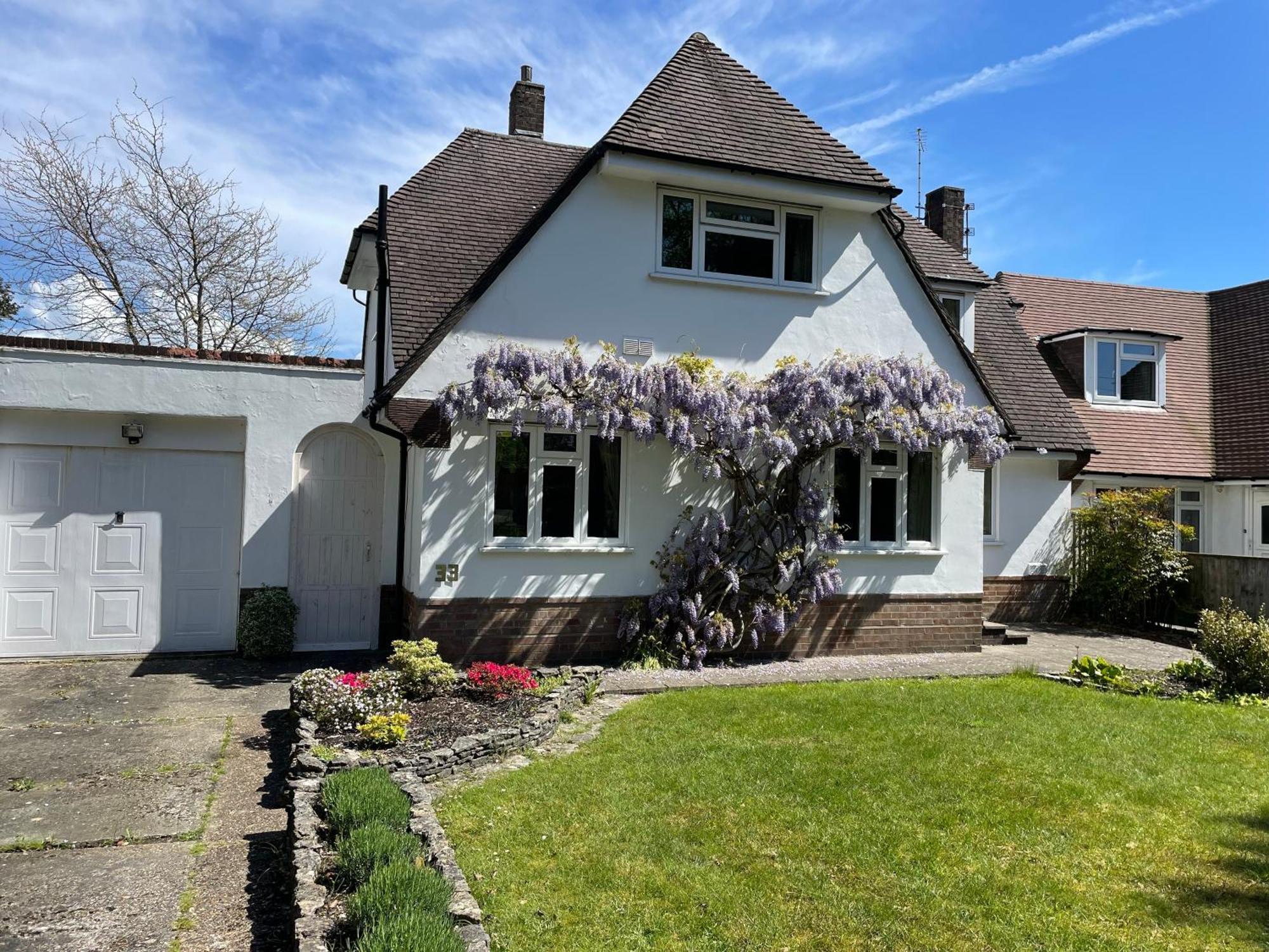 Charming Bournemouth House With Beautiful Spacious Gardens, 5 Min Drive To Beaches, Free Parking For 2-3 Cars Zewnętrze zdjęcie