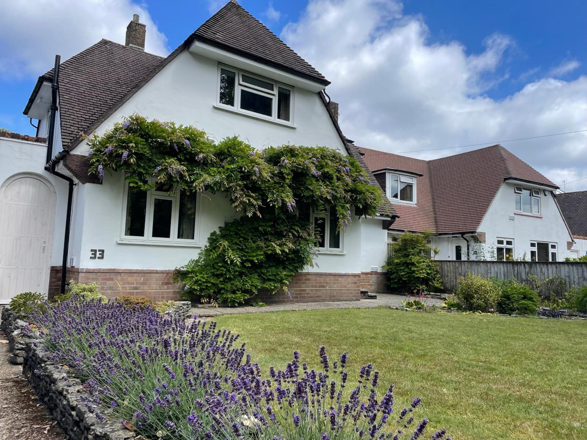 Charming Bournemouth House With Beautiful Spacious Gardens, 5 Min Drive To Beaches, Free Parking For 2-3 Cars Zewnętrze zdjęcie