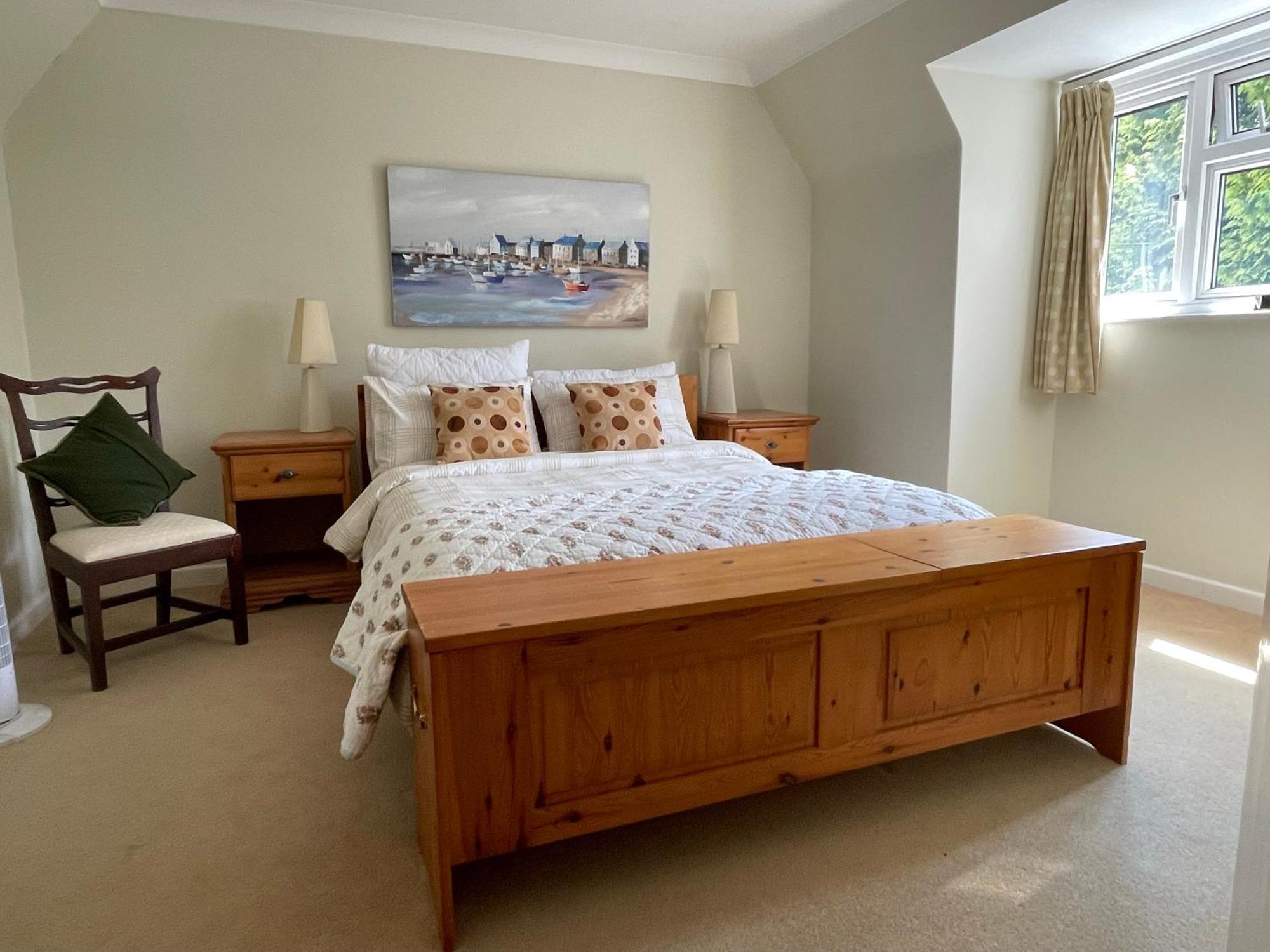 Charming Bournemouth House With Beautiful Spacious Gardens, 5 Min Drive To Beaches, Free Parking For 2-3 Cars Zewnętrze zdjęcie